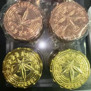 Grinder | Accessory | (Extra Large ) Metal Grinder | 4 Parts | Leaf Design Top
